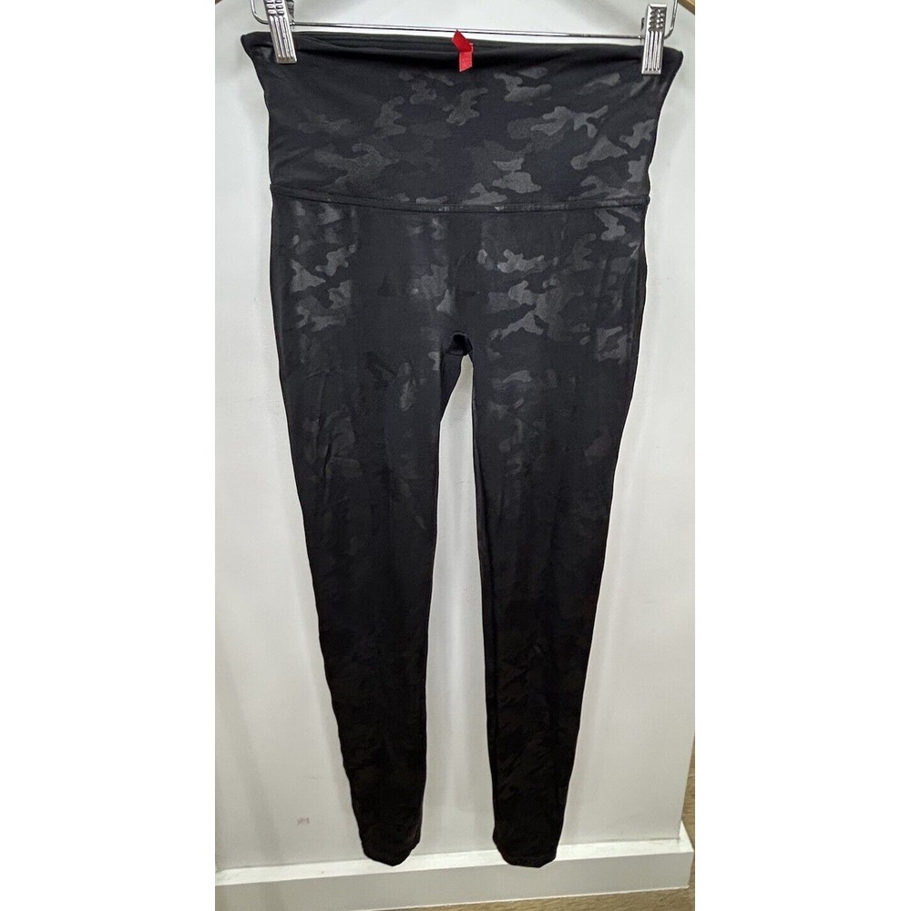 Spanx Faux Leather Black Camo‎ Leggings Women's Size Large Super Strechy